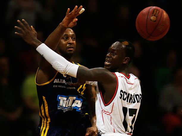 D站上仍保 D站上仍保